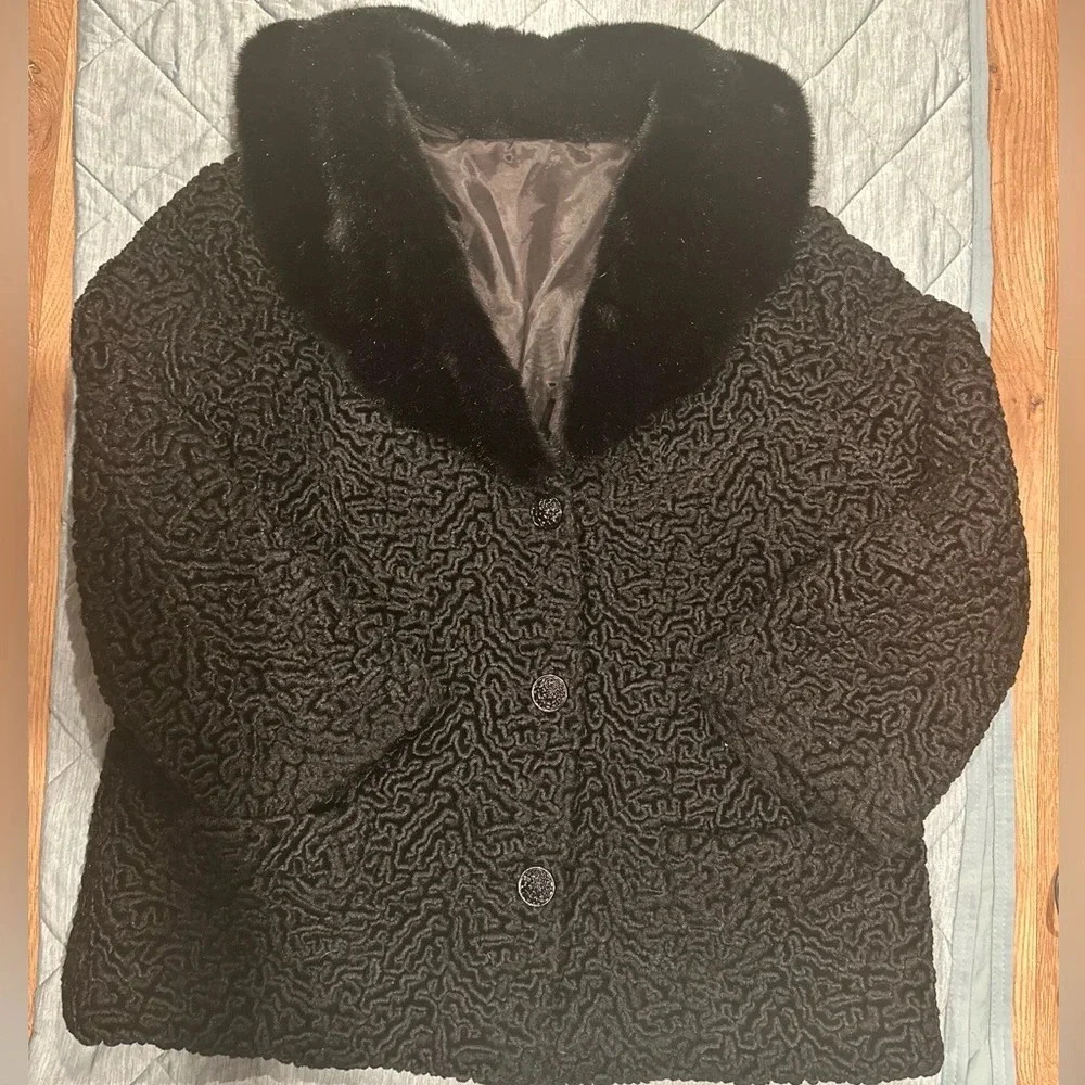 Classic Women's Black Textured Teddy Jacket with Faux Fur Collar
